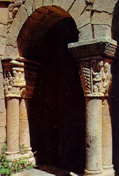 Alquezar, claustro de la colegiata 10