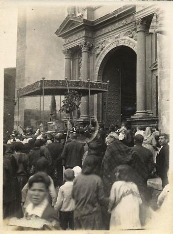 Daroca. Procesión que recorre la ciudad