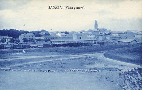 Sadaba. Con una tonalidad azul. Una vista del desaparecido ferrocarril.