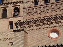 Detalle de iglesia Mudéjar de Perdiguera 1