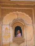 Mujer en ventana