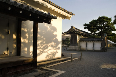 Japon, Carlos Manzano