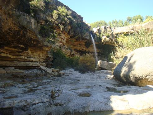 El Salt (el salto) maravillosa cascada en la provincia de Teruel, 2 de noviembre de 2010. 09
