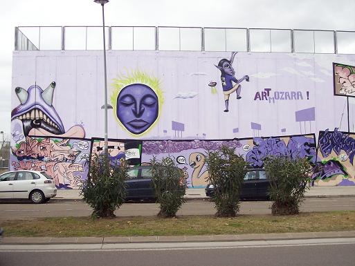 Barrio de la Almozara en Zaragoza. 03. Muro ilustrado.