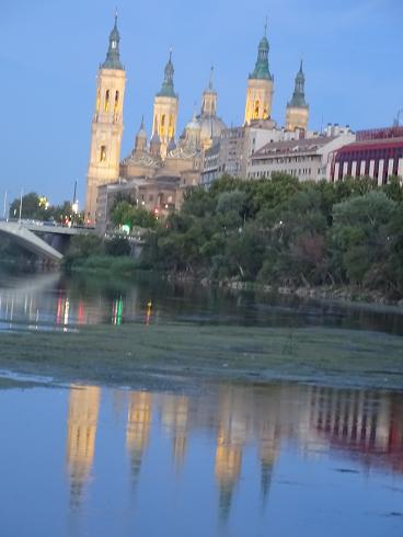 Zaragoza Capital. El Pilar sobre el Ebro. 48